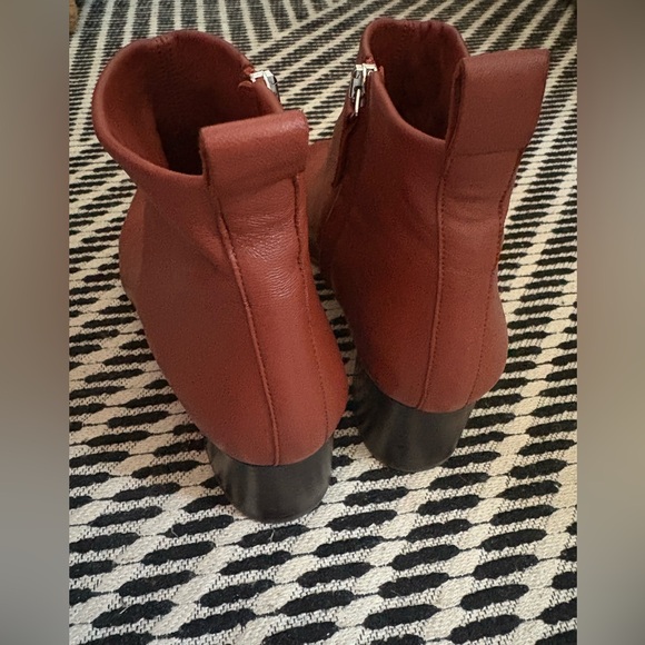 Everlane The Day Genuine Leather Ankle Boot in Brick - Sz 8.5. Great condition! - Picture 3 of 12